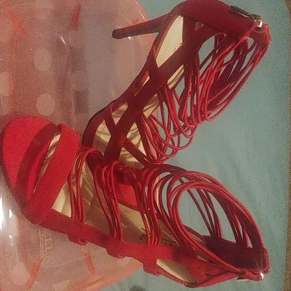 Heels - Picture 3 of 4